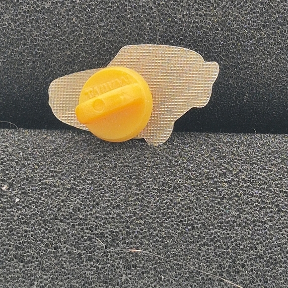 1965-66 FORD MUSTANG SHELBY GT350 BUBBLE TYPE AUTOMOTIVE HAT PIN LAPEL PIN - Picture 4 of 4